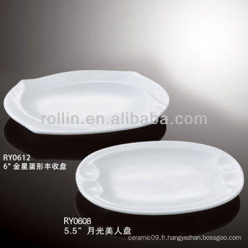 Assiette d&#39;apéritif sécuritaire et durable en porcelaine blanche